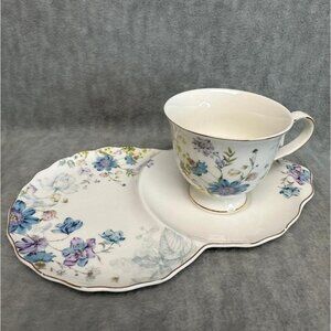 White and Blue Dinnerware